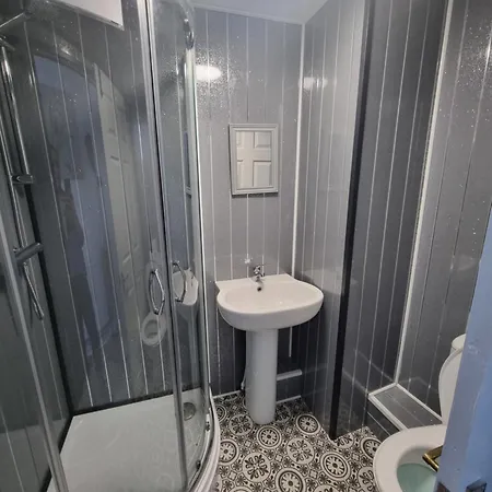 Henson Hotel Pleasure Beach Blackpool Room photo
